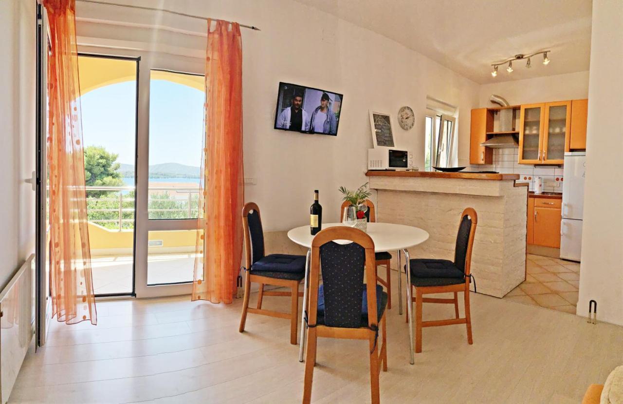 Apartments Villa Ra Жаборич Экстерьер фото