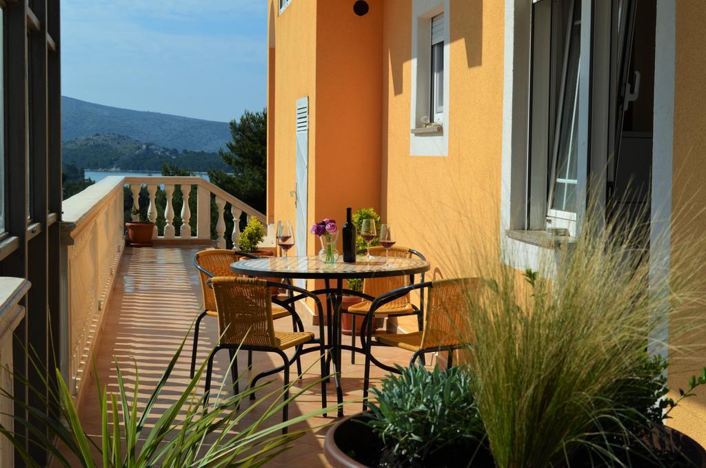 Apartments Villa Ra Жаборич Экстерьер фото