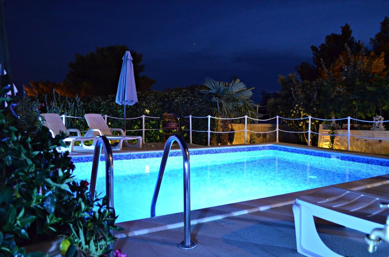 Apartments Villa Ra Жаборич Экстерьер фото