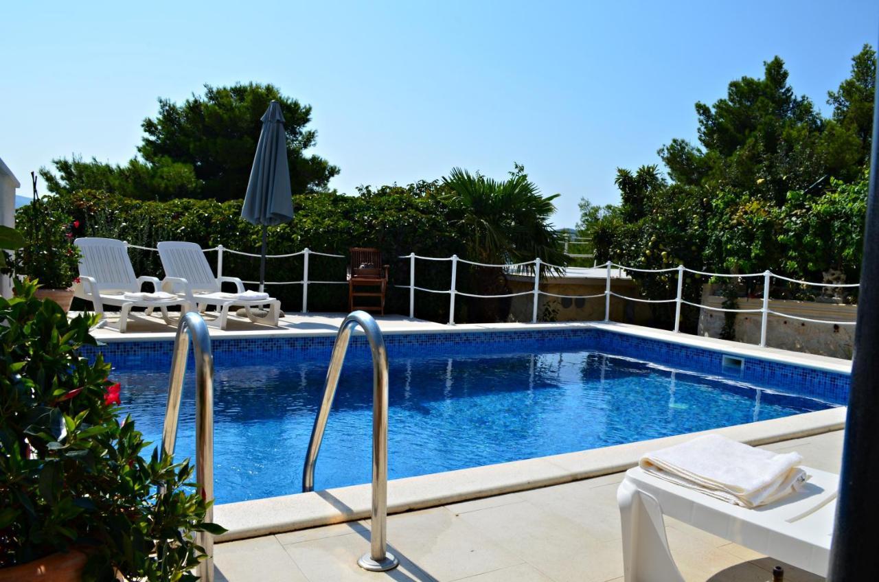 Apartments Villa Ra Жаборич Экстерьер фото